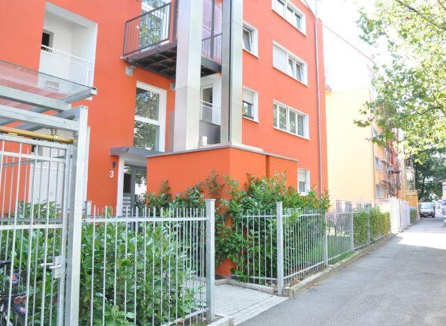 Apartment Mida Freiburg Bagian luar foto